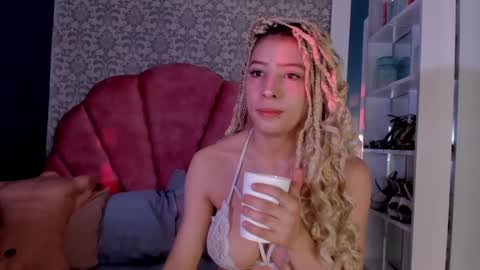 Snapshot of samantha_cp_ chatting on January 2025 12:18:01 PM Sammy online show from January 2025 12:18:01 PM