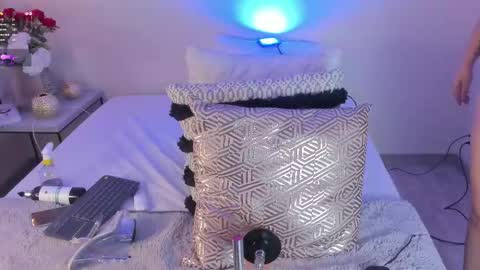 Samantha online show from February 2026 04:05:02 PM