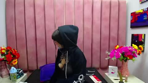 Snapshot of samanthaa_smitth chatting on December 2024 06:54:01 AM Samantha Smitth online show from December 2024 06:54:01 AM