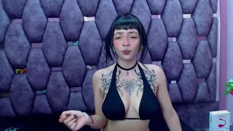 Snapshot of samanthaa_smitth chatting on February 2025 06:58:02 AM Samantha Smitth online show from February 2025 06:58:02 AM