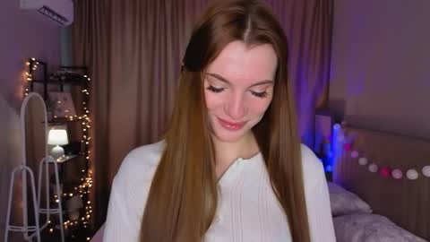 Snapshot of samanthaginnings chatting on May 2026 05:16:02 AM Lola online show from May 2026 05:16:02 AM