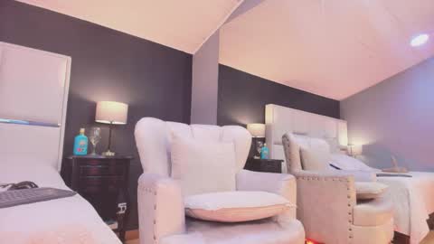 Samanta online show from November 2025 08:20:01 PM