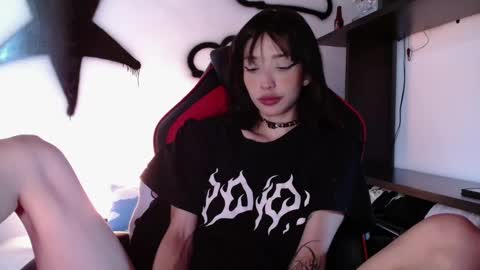 Snapshot of samantx chatting on January 2025 05:42:01 PM lil sam online show from January 2025 05:42:01 PM