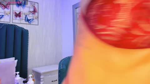 Snapshot of samara_warren chatting on December 2024 02:57:02 PM Samara Warren online show from December 2024 02:57:02 PM