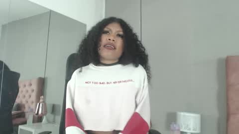 samaragrey18 online show from February 2025 07:50:01 AM