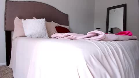 Yaya online show from October 2025 05:48:02 PM