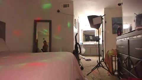 Yaya online show from April 2026 12:04:01 PM