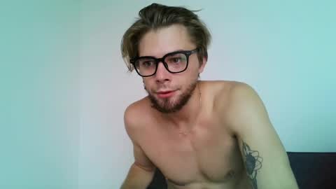 Snapshot of samgorgeous chatting on April 2026 05:12:02 AM Fansly - Top4fans online show from April 2026 05:12:02 AM