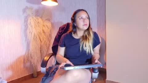 Snapshot of sami_1_8 chatting on June 2026 03:25:01 AM Samy online show from June 2026 03:25:01 AM