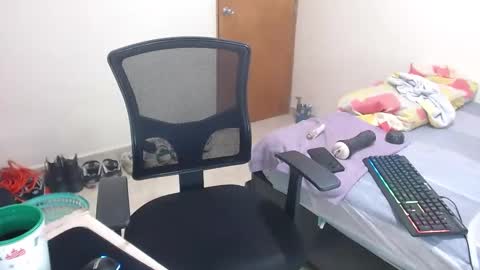 samir_music_ online show from October 2025 06:28:02 PM