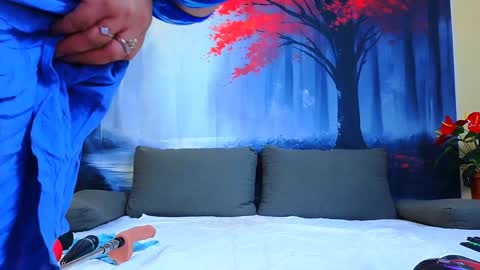     online show from February 2025 03:55:02 AM