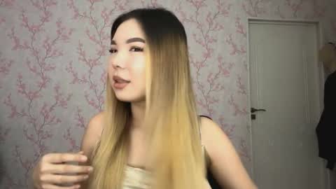 Snapshot of sammiesilvis chatting on February 2026 07:17:01 AM Elina online show from February 2026 07:17:01 AM