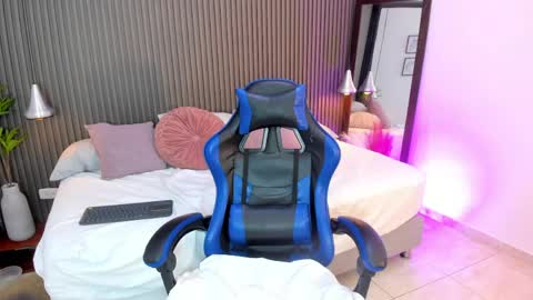 Axel online show from April 2026 09:39:33 PM