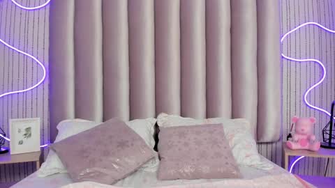 Samantha   online show from April 2026 03:04:01 AM