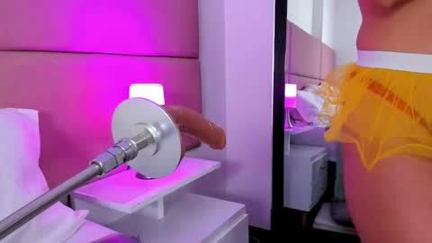 Sammy Morales online show from November 2025 01:47:02 PM