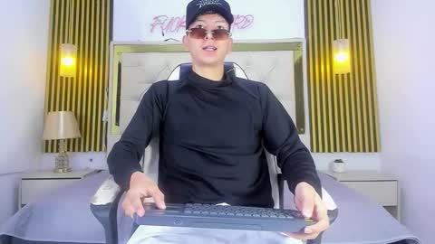 Snapshot of sammysex_ chatting on September 2025 12:05:01 PM SAMMY online show from September 2025 12:05:01 PM