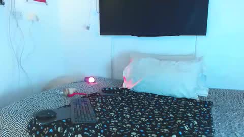 Samantha ferrer online show from February 2025 09:05:02 AM