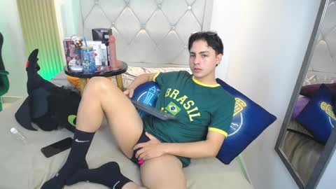 Snapshot of samu_foxxx chatting on May 2026 09:33:02 PM SAMU online show from May 2026 09:33:02 PM
