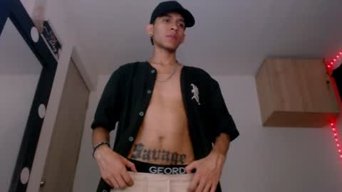   online show from December 2024 04:34:02 AM