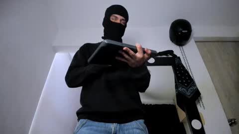   online show from October 2025 01:15:02 AM