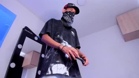   online show from October 2025 12:33:01 PM