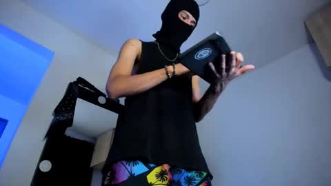   online show from November 2025 01:26:02 AM