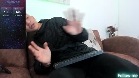 Snapshot of samuel_up chatting on January 2025 04:05:01 AM Samuel online show from January 2025 04:05:01 AM