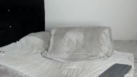 Snapshot of samuelholt chatting on December 2024 05:25:01 PM Samuel online show from December 2024 05:25:01 PM