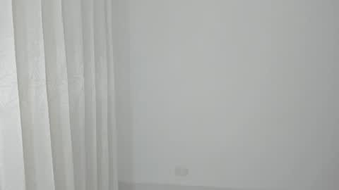 Hello I am absent due to a family calamity I will return soon-hola estoy ausente por un problema familiar volvere pronto. online show from January 2025 11:18:02 PM