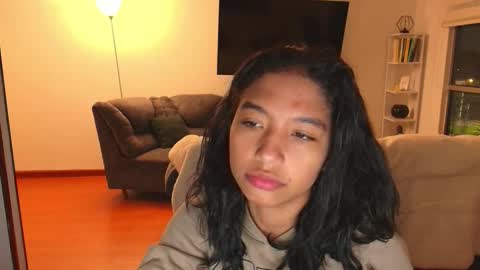 Hello I am absent due to a family calamity I will return soon-hola estoy ausente por un problema familiar volvere pronto. online show from October 2025 11:46:01 PM