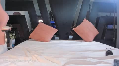 Find me at  when im offline here. online show from December 2024 07:23:01 PM