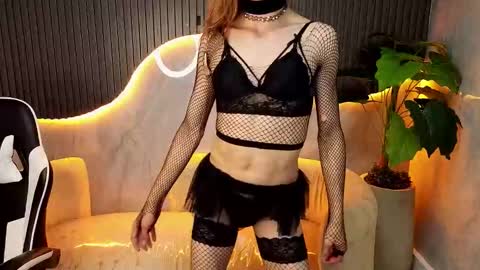 Snapshot of samy_tp chatting on November 2025 08:00:01 PM Samy online show from November 2025 08:00:01 PM