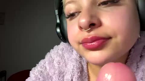 Snapshot of samymoon3 chatting on January 2026 09:51:02 PM Samymoon online show from January 2026 09:51:02 PM