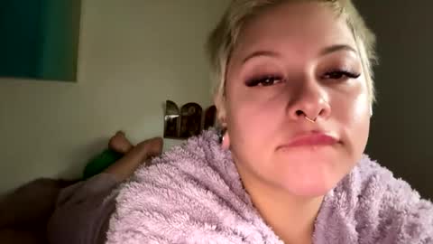 Snapshot of samymoon3 chatting on February 2026 09:35:02 AM Samymoon online show from February 2026 09:35:02 AM