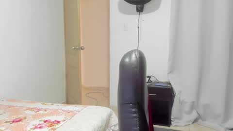 Sanddi  online show from October 2025 07:16:01 PM