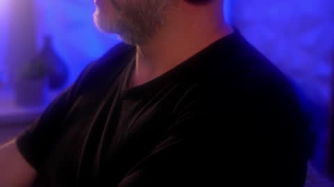 Sanders online show from October 2025 03:59:02 AM