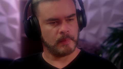 Sanders online show from January 2026 03:42:02 AM