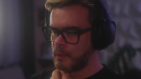 Sanders online show from February 2026 03:32:02 AM