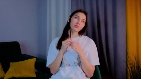 Isabel but you can call me Bella online show from November 2025 01:05:02 AM