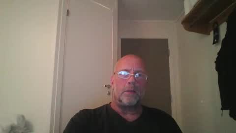 sandnesrune523 online show from October 2025 05:46:01 PM