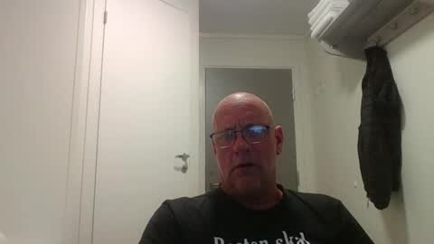 Snapshot of sandnesrune523 chatting on April 2026 03:39:02 PM sandnesrune523 online show from April 2026 03:39:02 PM