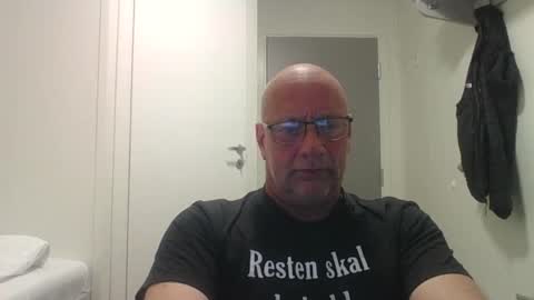 Snapshot of sandnesrune523 chatting on April 2026 05:08:02 PM sandnesrune523 online show from April 2026 05:08:02 PM