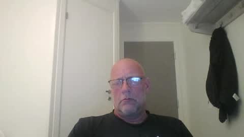 Snapshot of sandnesrune523 chatting on April 2026 05:53:02 PM sandnesrune523 online show from April 2026 05:53:02 PM