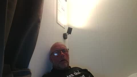 Snapshot of sandnesrune523 chatting on April 2026 08:57:02 AM sandnesrune523 online show from April 2026 08:57:02 AM