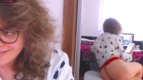 Snapshot of sandra10031989 chatting on February 2025 03:15:02 PM Sandra online show from February 2025 03:15:02 PM