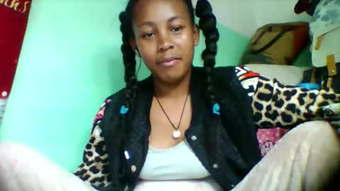 sandra1253099 online show from September 2025 05:51:01 PM