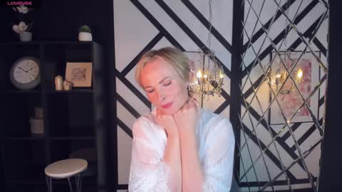 Sandra online show from February 2025 08:50:01 AM