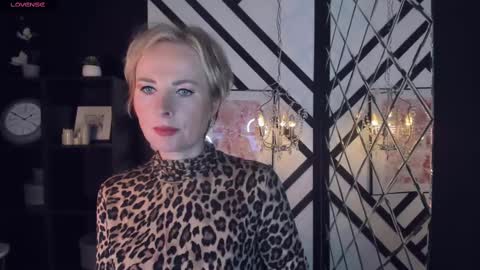 Sandra online show from February 2025 05:37:01 AM