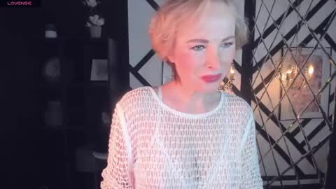 Sandra online show from March 2025 05:22:02 AM