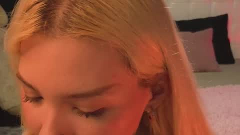 Sandy  online show from November 2025 02:14:02 AM